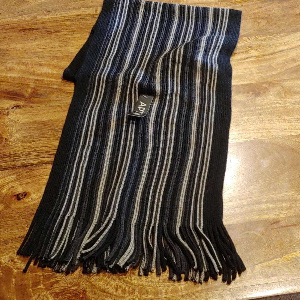 NWT Apt. 9 Scarf